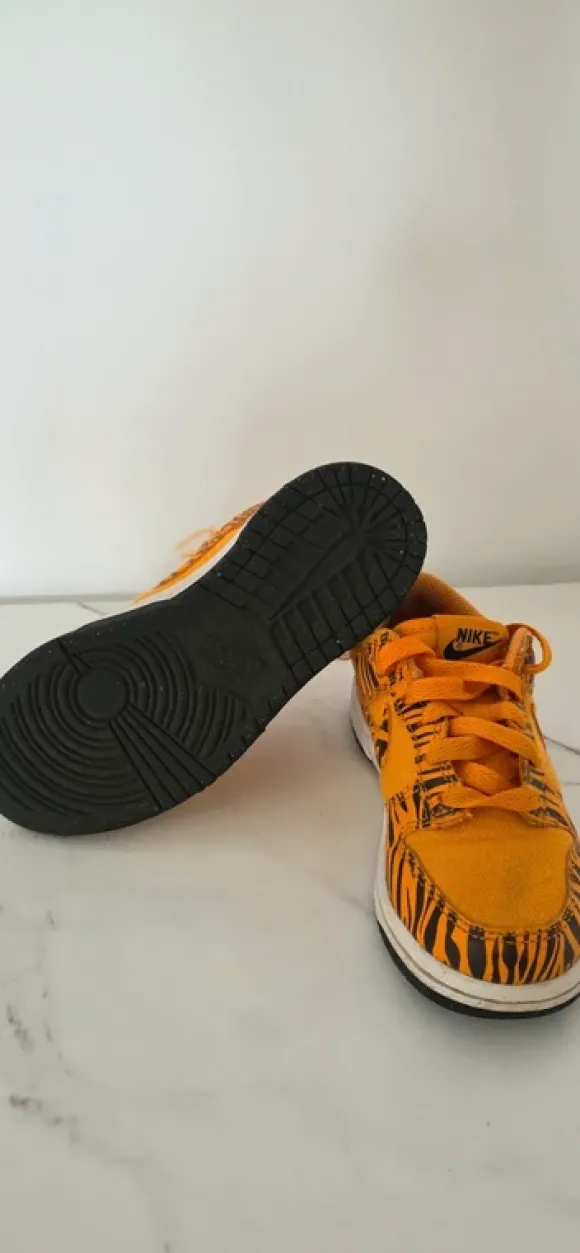 Nike Dunk Low Next Nature Tiger Stripes Kinder Sneaker EU 28,5