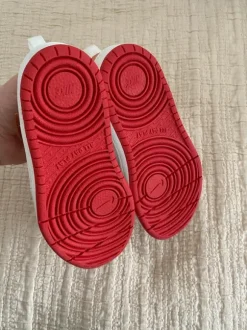 Nike Kinderschuhe Größe 27,5