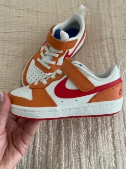 Nike Kinderschuhe Größe 27,5