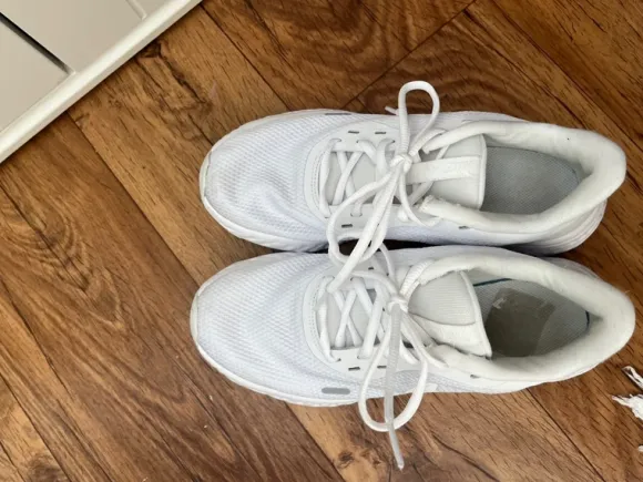 Nike Laufschuhe weiß