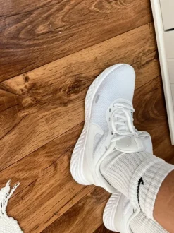Nike Laufschuhe weiß