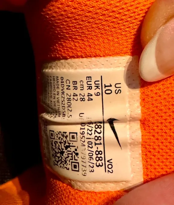 Nike Metcon Sportschuhe Gr. 44 in leuchtendem Orange