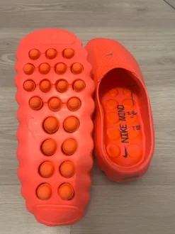 Nike Mind 001