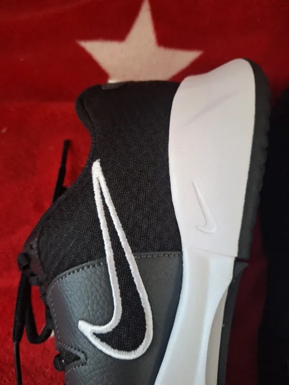 Nike outdoor Tennisschuhe neu 39