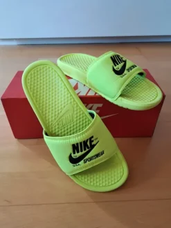 Nike Pantoletten / Badesandalen