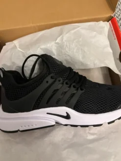 Nike Presto 40 Schwarz/Weiß NEU