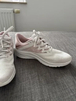 Nike Quest 3