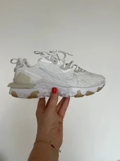 Nike reacts Sneaker low - white Gr. 40,5