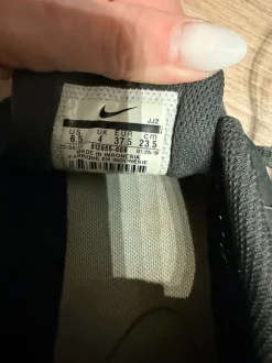 Nike Schuhe
