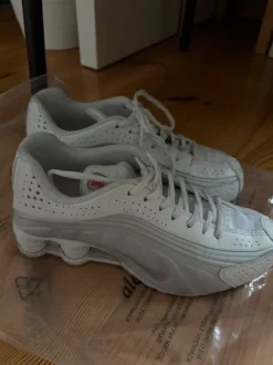 Nike shox R4