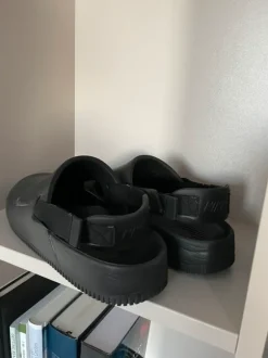 Nike Slides 42