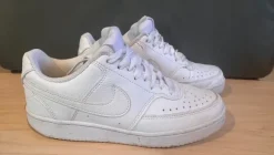 Nike Sneaker