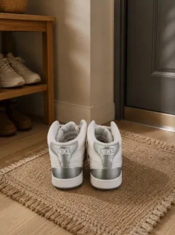Nike Sneaker