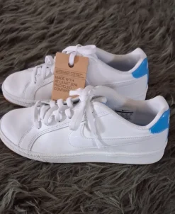Nike Sneaker