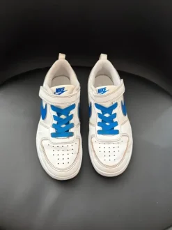 Nike Sneaker / Turnschuhe Gr. 33