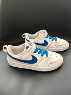 Nike Sneaker / Turnschuhe Gr. 33