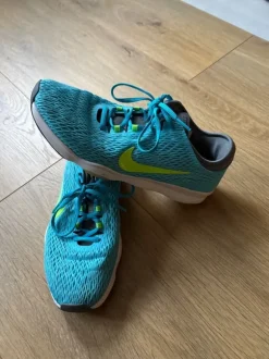 Nike Sneaker Trainingsschuhe Laufschuhe Zoom Fit