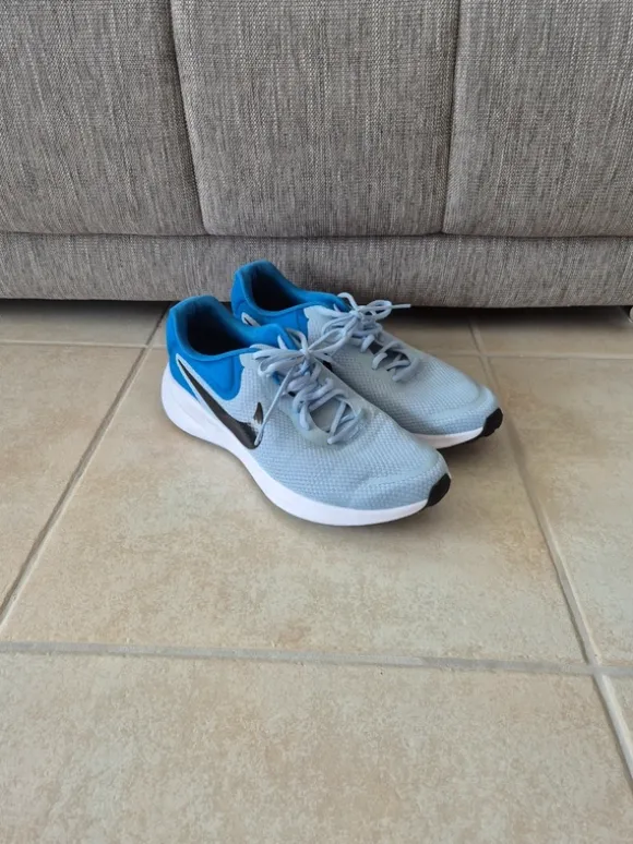 Nike Sportschuhe 46