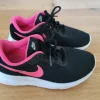 Nike Tanjun Laufschuh Gr. 35 Turnschuh Sneaker