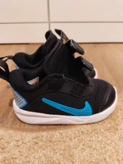 Nike Turnschuhe / Laufschuhe super leicht