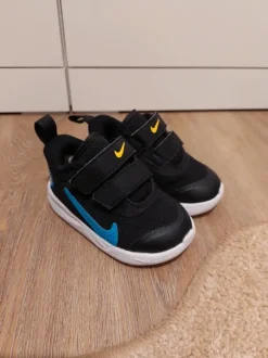 Nike Turnschuhe / Laufschuhe super leicht
