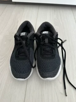 Nike Turnschuhe/ Schuhe Größe 36
