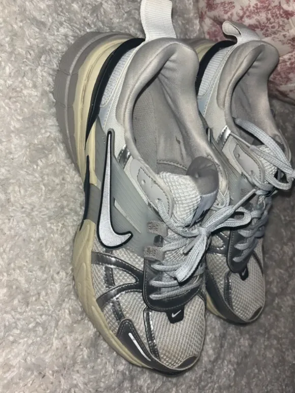 Nike V2K Run Weiß Silber Grau EU 41