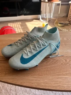 Nike voetbalschoenen maat 42