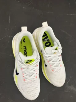 Nike Vomero 18 hardloopschoenen maat 42,5 in goede staat