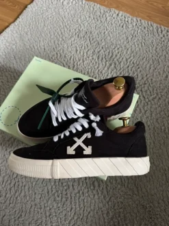 Off White 39