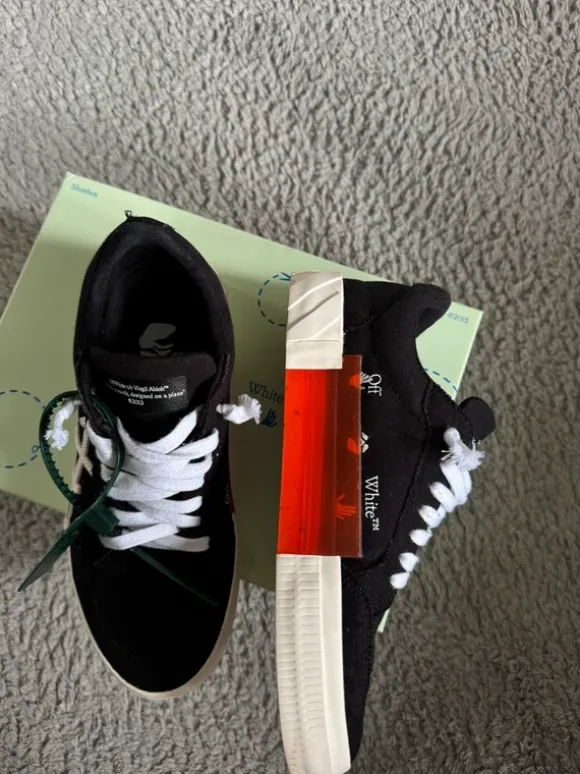 Off White 39