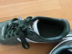 Oliv grüne Sneaker gr 39