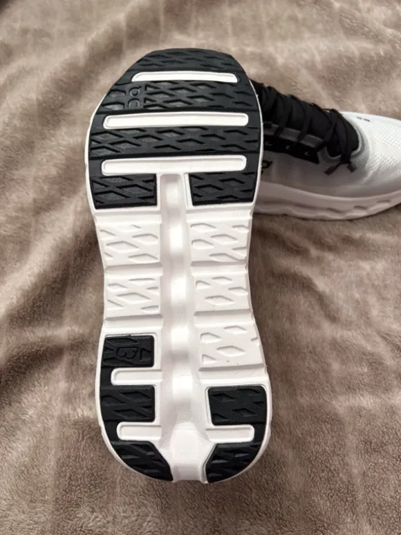 On Cloud sneakers maat 43
