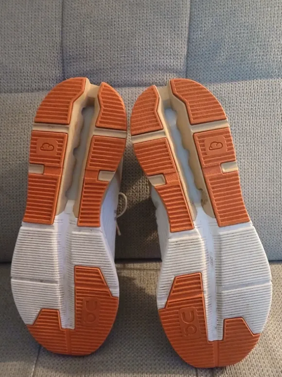 On Sneaker Gr. 42 / 27 cm weiß