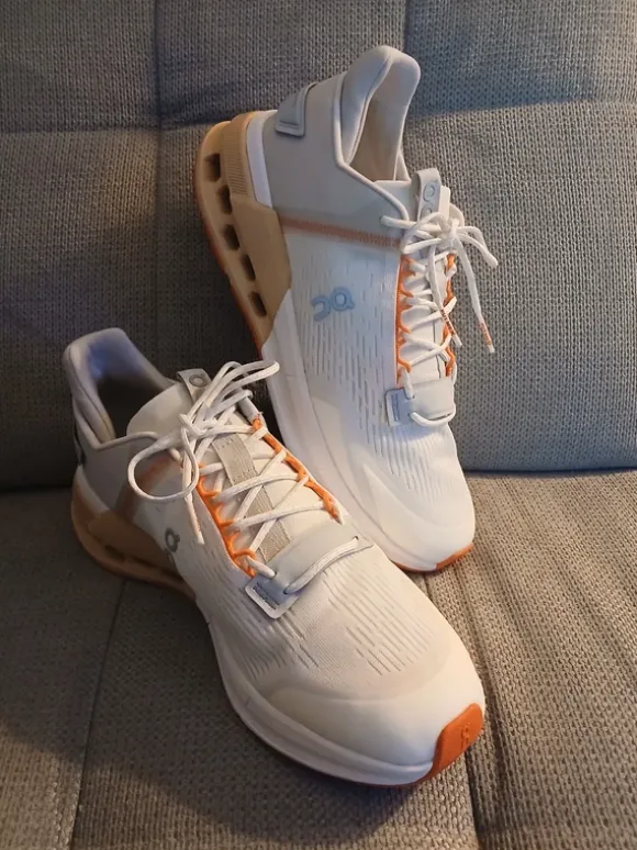 On Sneaker Gr. 42 / 27 cm weiß