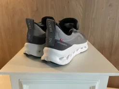 Oncloud X Loewe cloudtilt 2.0 grijs nieuw