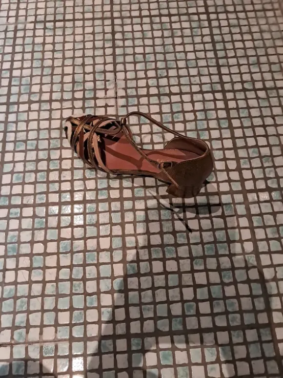 Open schoenen met goud,roze en bruine accenten