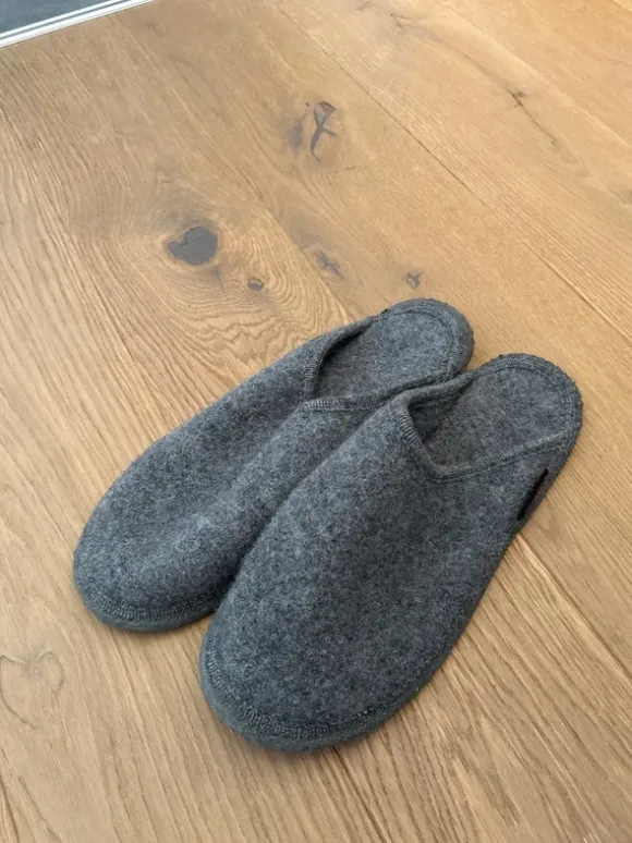 Original Giesswein Pantoffel, Hausschuhe, Größe 47, Grau