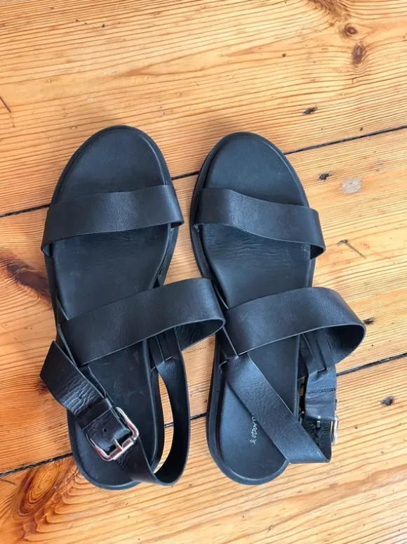 &Other Stories schwarze Leder Sandalen silber Schnalle
