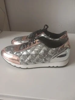 Pailletten besetzten Schnürschuh von ALFA