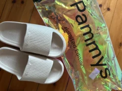 Pammys | Slides/Badeschlappen | Beige Creme | 40/41 | Minimalistisch