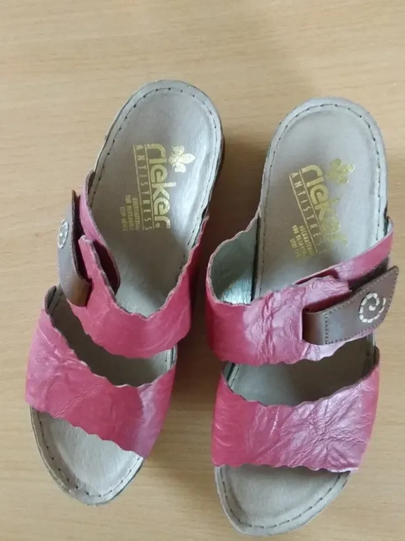 Pantolette rot