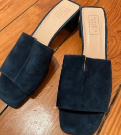 Pantoletten Claudia Obert blau Wildleder Sandalen Damen
