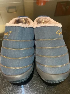 Pantoufles Sport taille 39 en très bon état