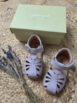 Petit Nord Butterfly Sandalen Schuhe Iris Patent Flieder Lila 20