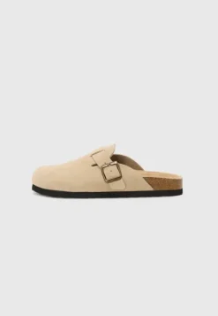 Pier One unisex Leather Clogs