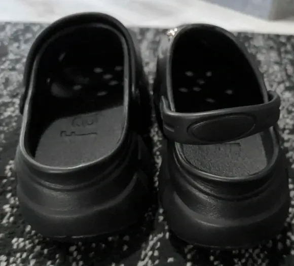 Plateau Clogs mit Charms neu 40/41