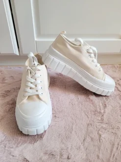Plateau Sneaker/Chucks neuwertig