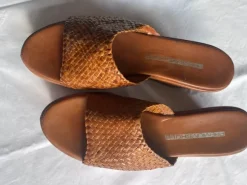 Plateauclogs aus braunem Leder