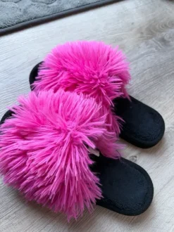 Plüsch Latschen pink